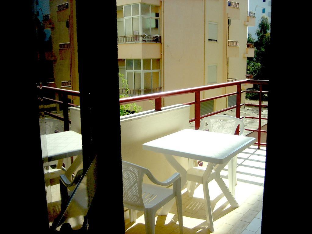 Aldom Apartments Durrës Extérieur photo