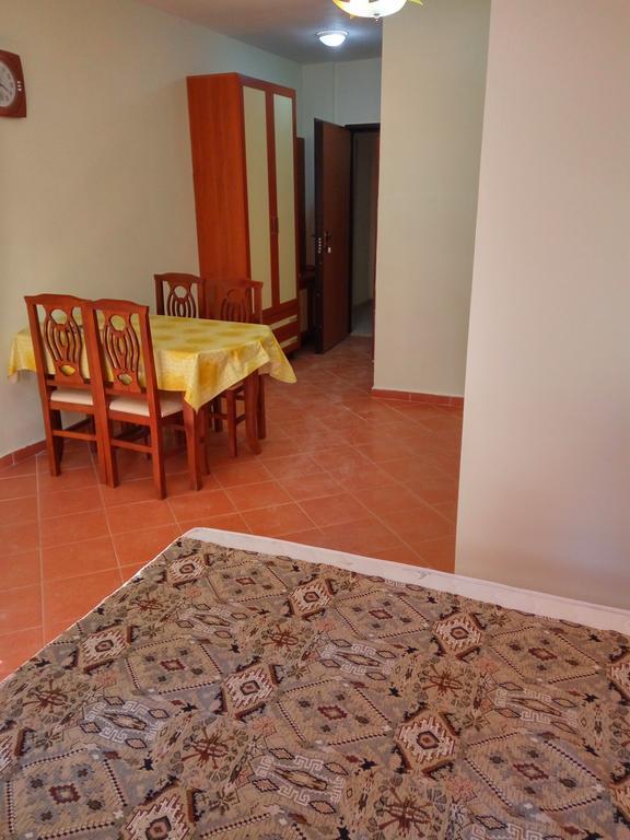Aldom Apartments Durrës Extérieur photo